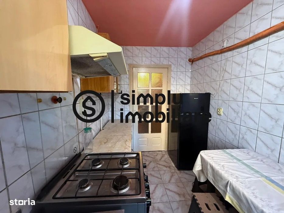 Apartament 3 camere semidecomandat et 2/4