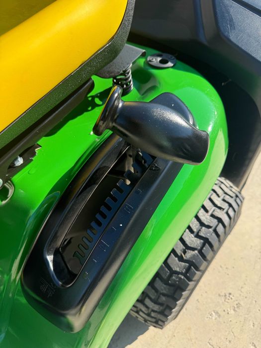 JOHN DEERE X147 R КОСАЧКА 85 МОТО ЧАСА