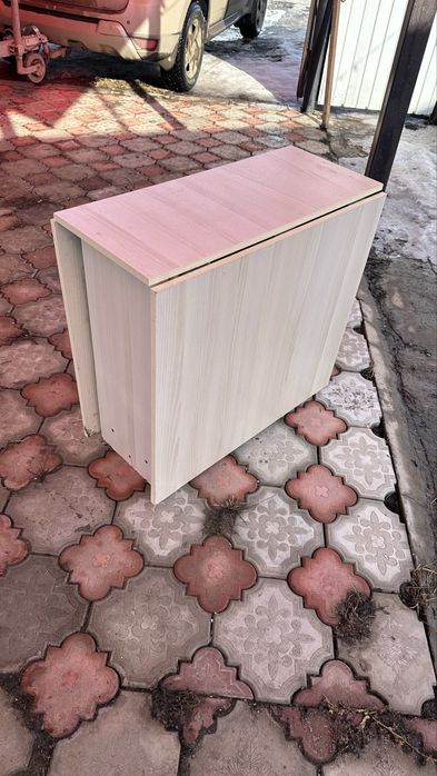 Продам стол книжка