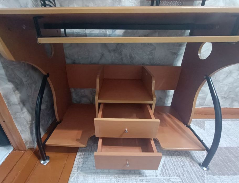 продам стол хорошом состояние