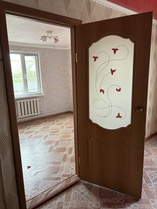 Продам кухонный уголки и межкомнатные двери, раковина холодильник