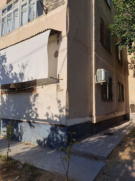 1 хона 3 хона к,илинган Тансик,боев 1 да сотилади балкон 2×6 подвали б