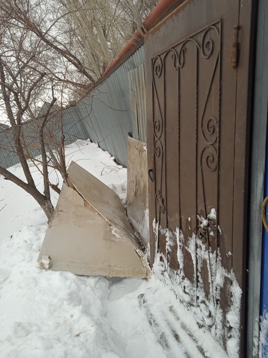 Дверь наружная массивная