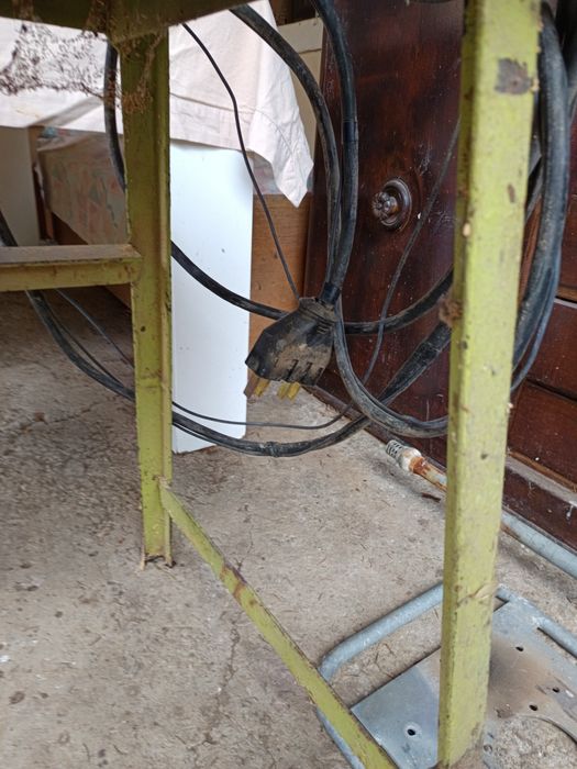 Продавам циркуляр на трифазен ток работи перфектно