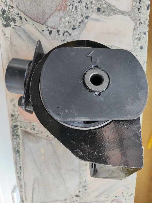 Тампон за двигател на Hyundai XG 300/350