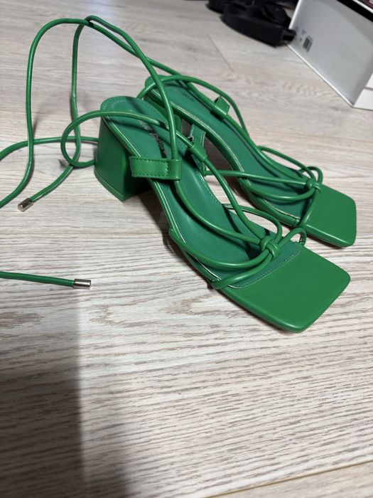 Зелени обувки Public Desire