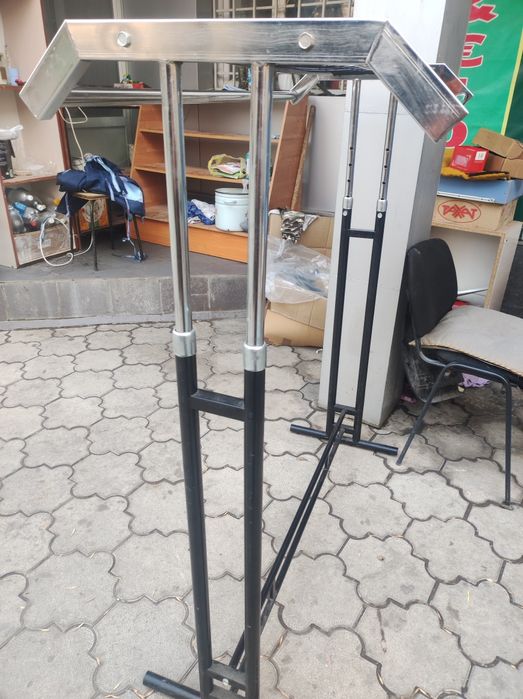 Стойки и вешалки плечики