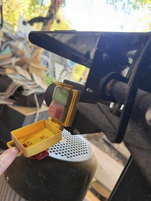 Vând despicător electric de lemne RACING -7 tone, 3000W