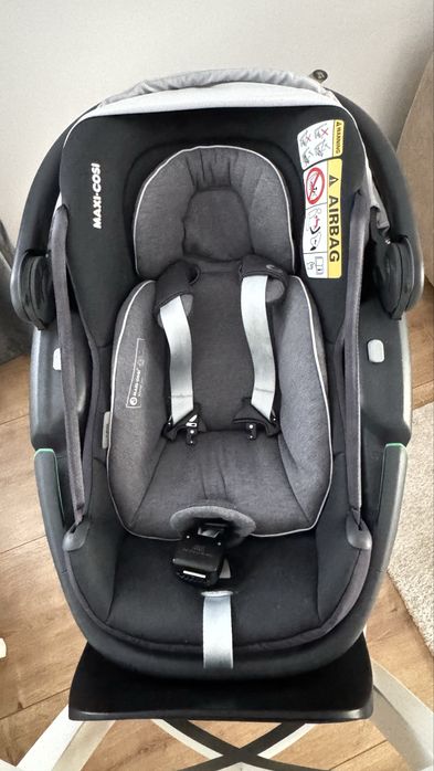 Scoica Maxi-Cosi Coral 360 + baza Family Fix 360