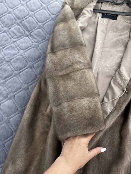 Продам Норковую шубу