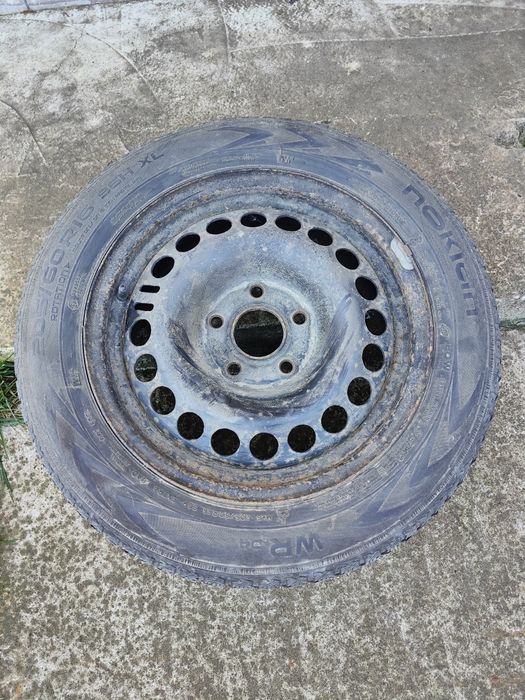 Jante cu anvelope iarna nokian 5x120 205 60 r16