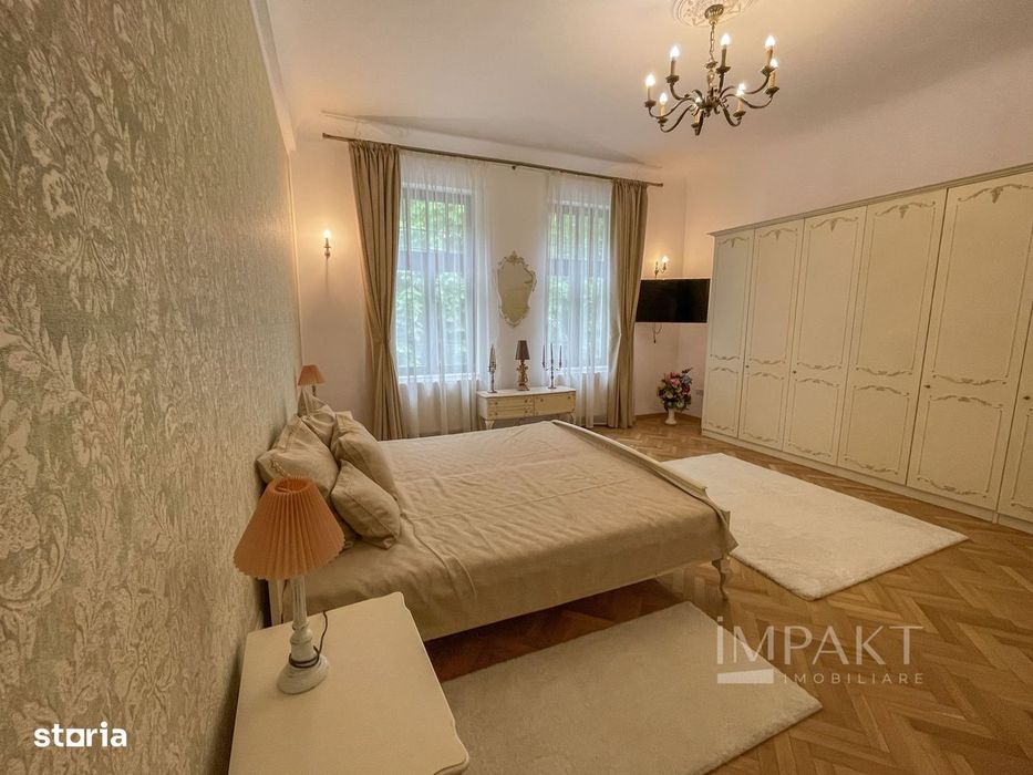 Apartament deosebit cu 3 camere, curte si parcare, aproape de Centru