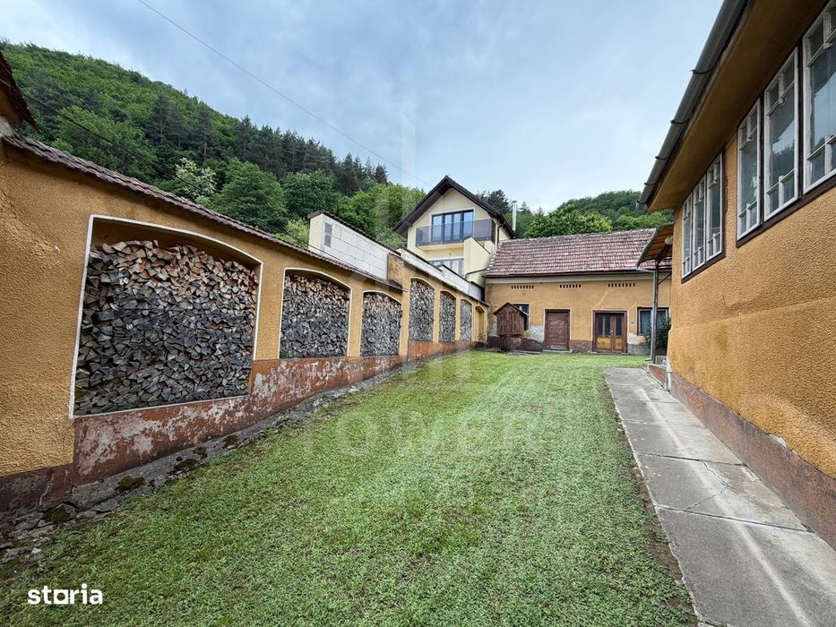 Casă rustică de vânzare în Tilișca, (Marginimea Sibiului)