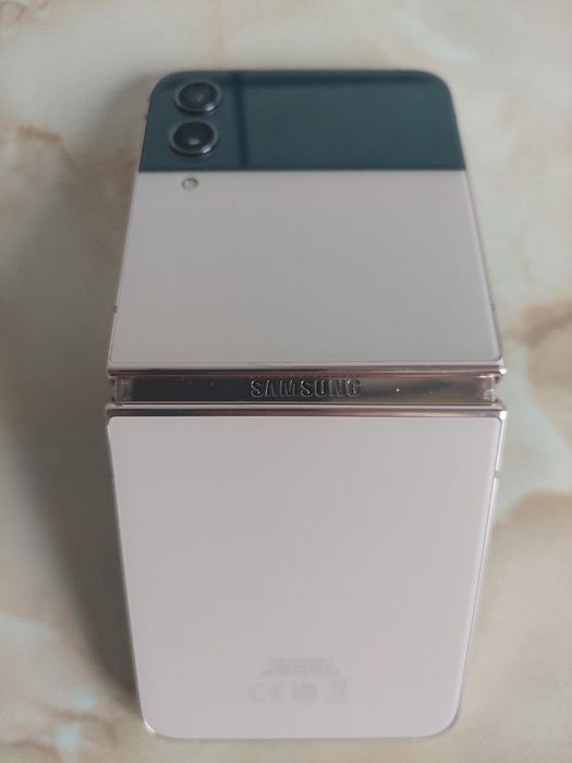 [Flip4] Vând Samsung Galaxy Z Flip 4, fără ecranul mare //poze reale