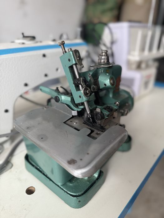 Оверлок в хорошем состоянии