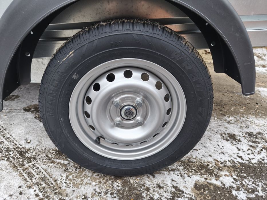 Remorca de vanzare 750kg,nouă,nr.rosii,carte RAR