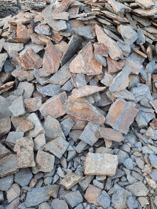 Piatră de Pavat și Placat