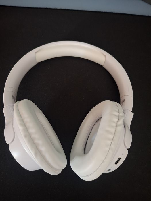 Casti over-ear JBL albe