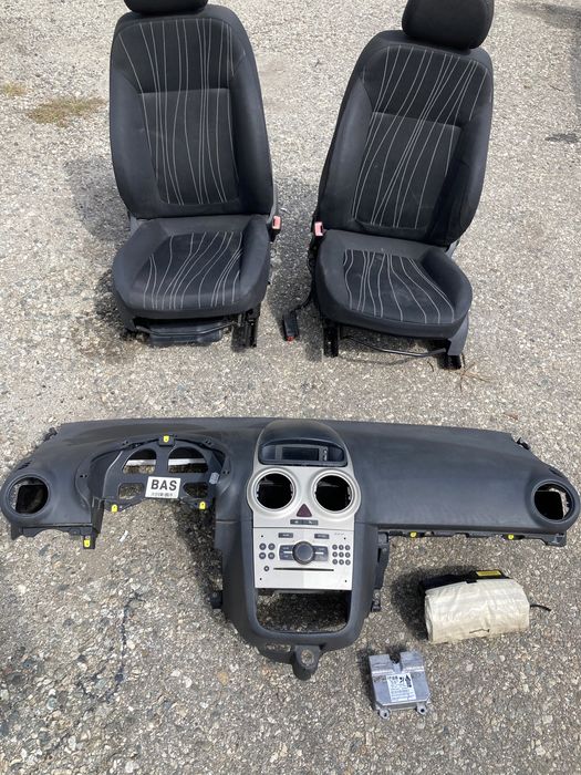 Опел корса 5врати и 3ри врати на части.