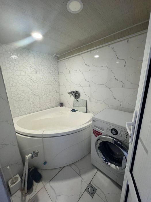 Yakkasaroy muqimiydA Uy sotiladi