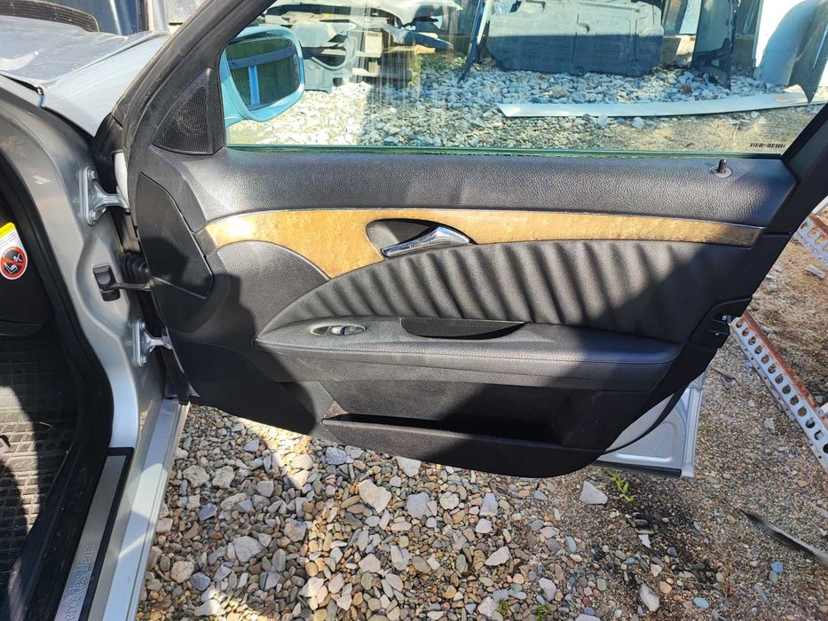 Мерцедес W211 E 320 CDI 224 коня На Части