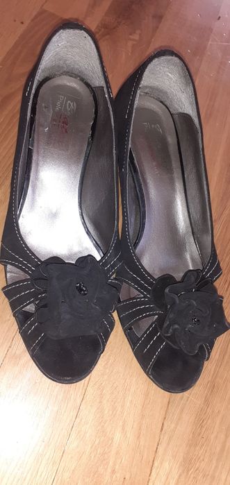 Pantofi decupati toc mic ,piele naturala mas.38