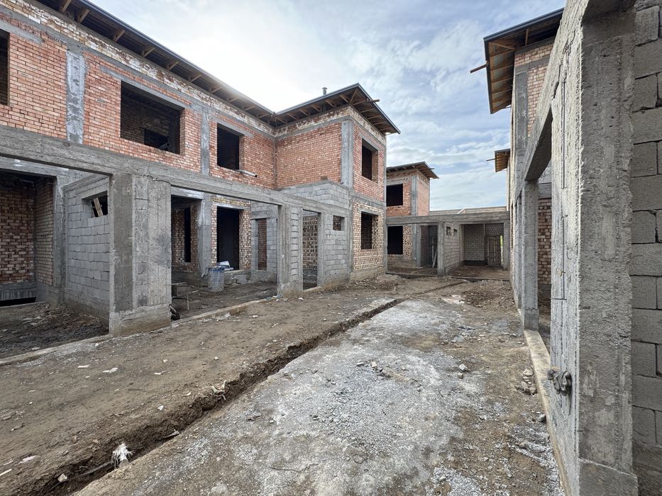 Kottedjlar sotiladi Zangiota Qahramon Mahalla