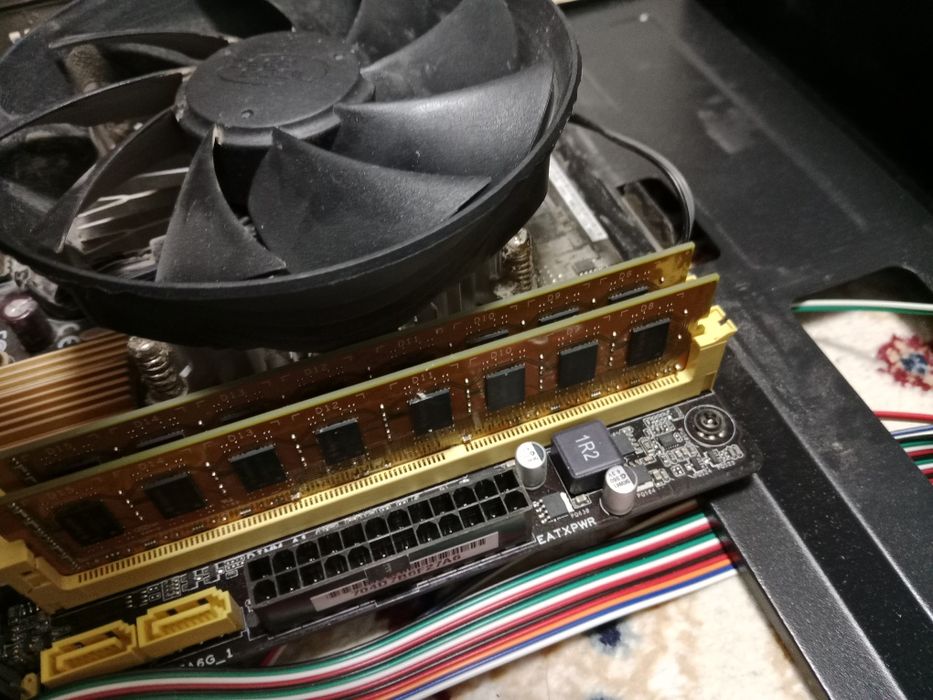 Продам комплект материнка+процессор+озу