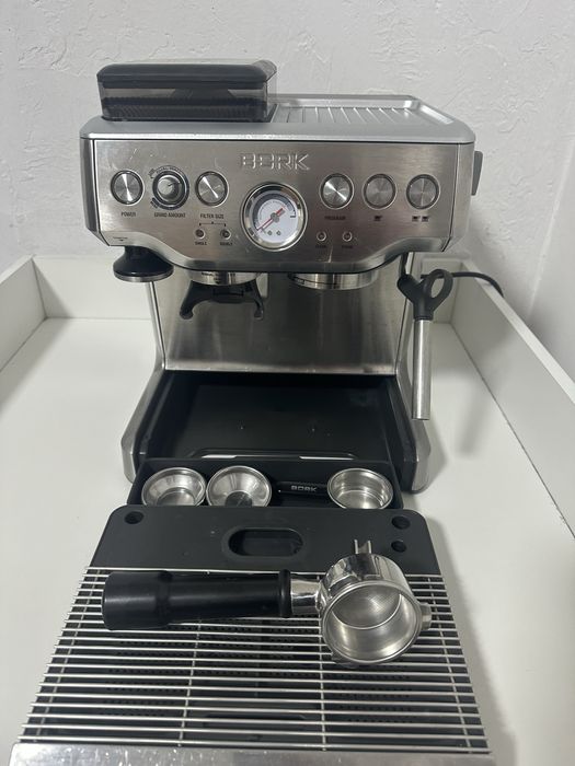 Кофеварка Bork c801