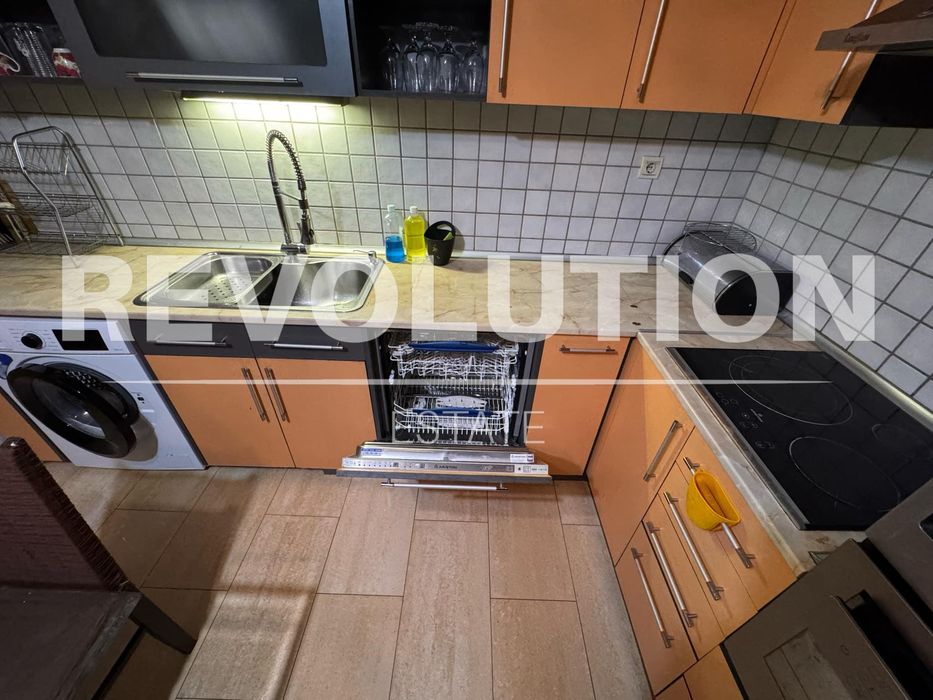 Дава се под наем Тристаен апартамент в Пловдив, Кършияка - 90 кв.м за 600 € - Снимка #2