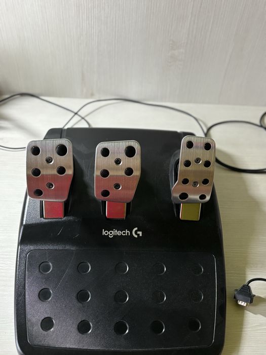 De vanzare Volan Logitech g29 cu pedale +schimbator+stand