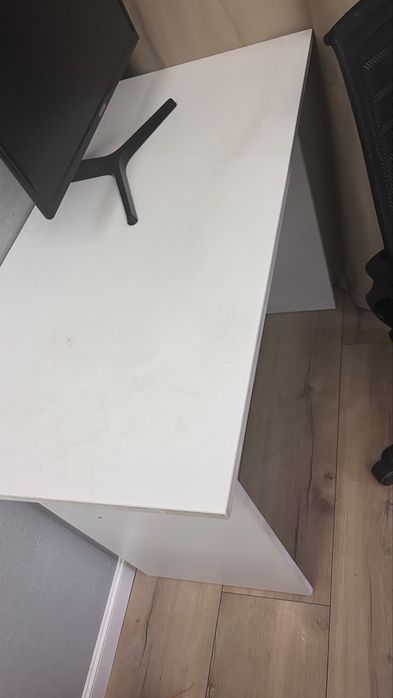 Стол письменый и кресло