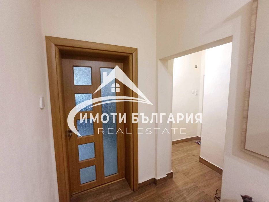 Продава се Тристаен апартамент в Карлово - 70 кв.м за 1858 €/кв.м - Снимка #2