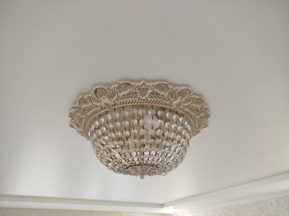 Продам люстру в зал