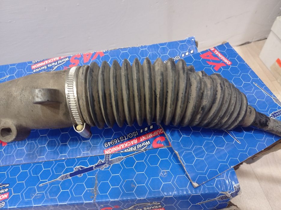 Продам рулевую  рейку б/у