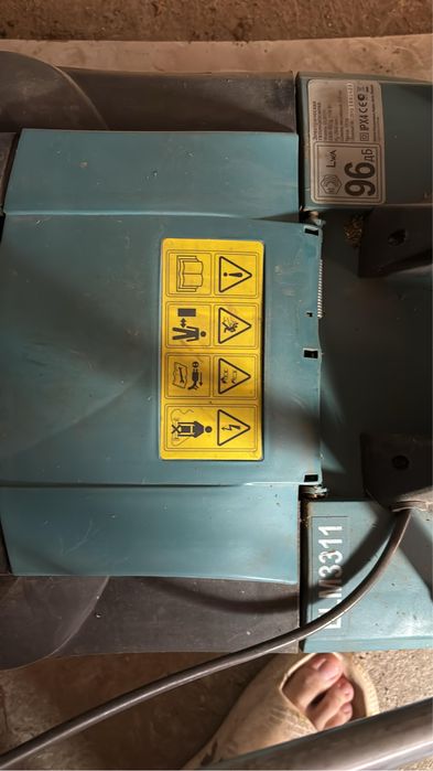 Продам газонокосилку