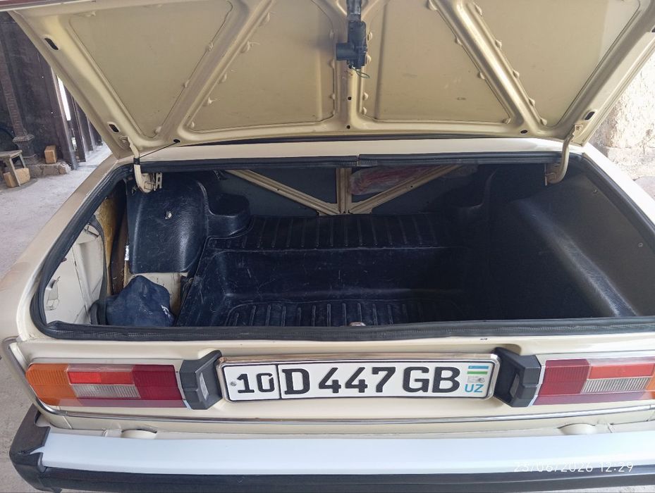 Vaz2106 sotiladi