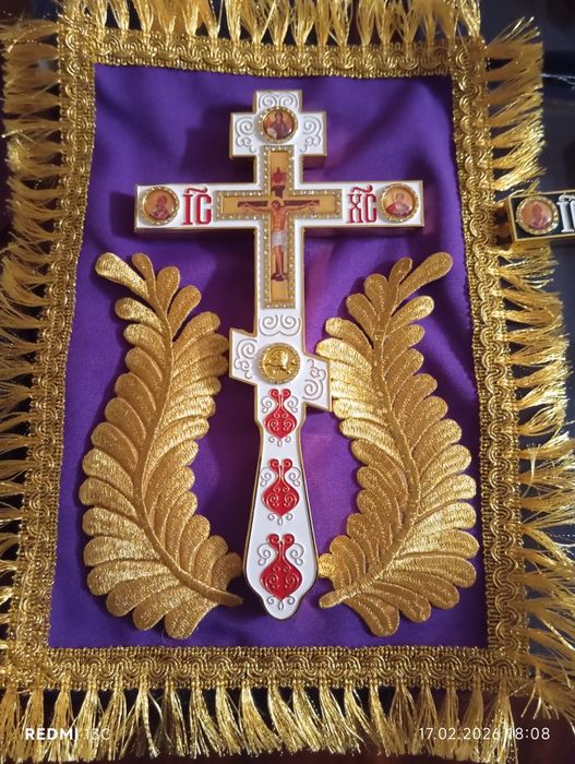 Кръст напрестолен