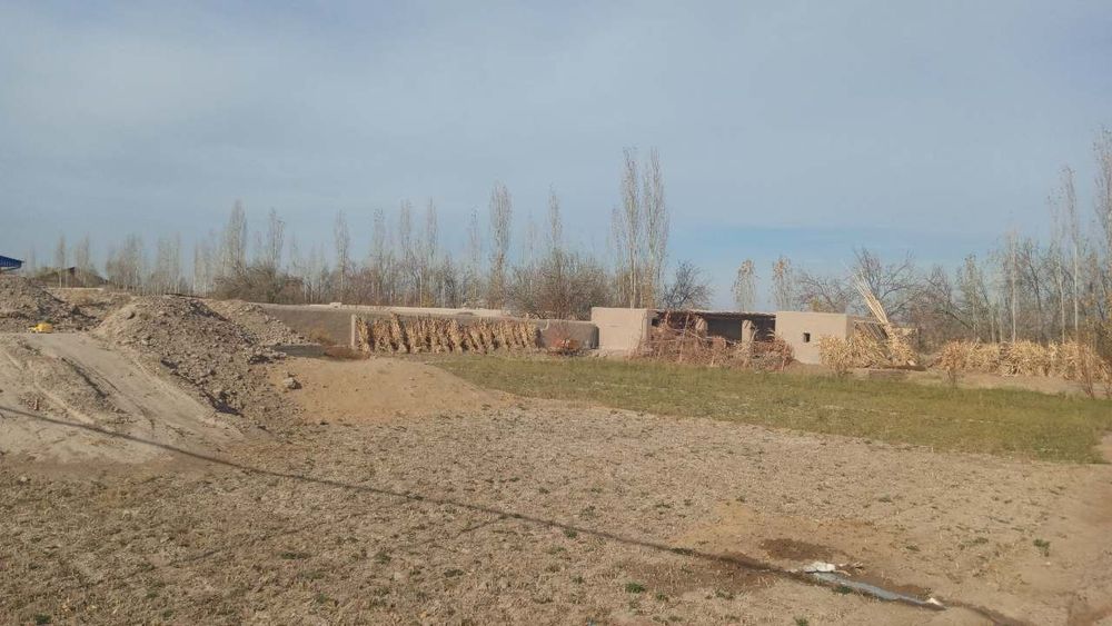 Жой урни сотилади шурахон 11 бригатда