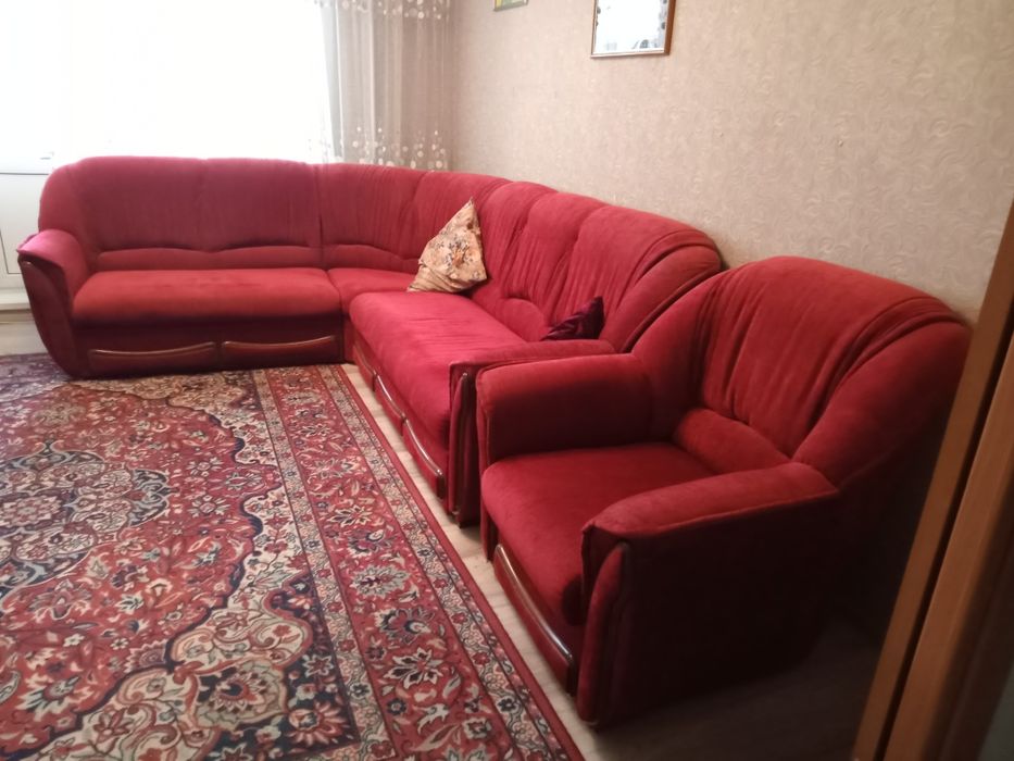 Мягкий уголок с креслом