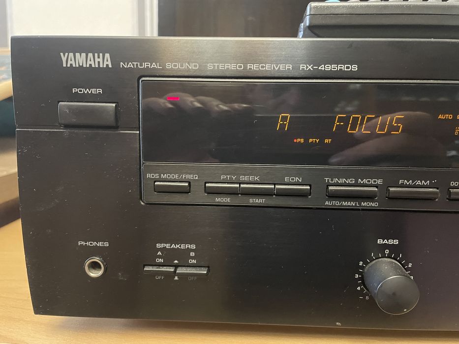 Продавам усилвател Audio receiver Yamaha RX-495RDS