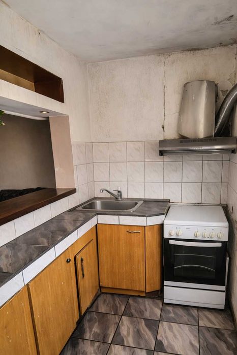 Тристаен апартамент в саниран блок в кв. Струмско, гр. Благоевград