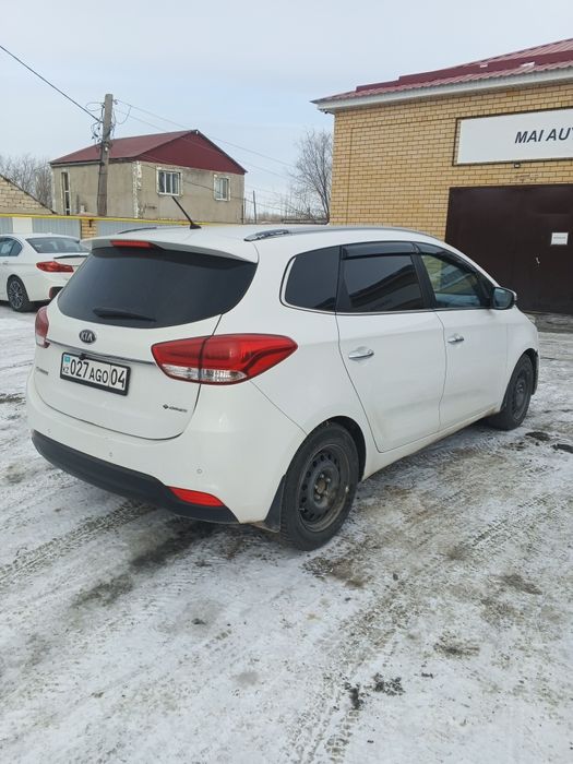 Киа каренс продам