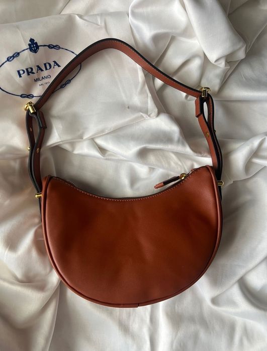 Кожена чанта p*r*a*d*a