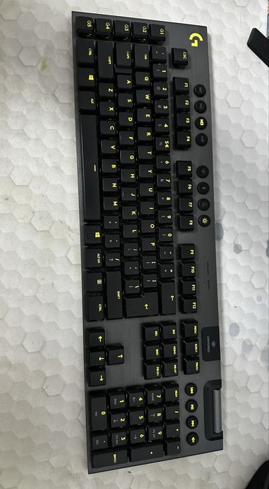 Tastatura Logitech G915
