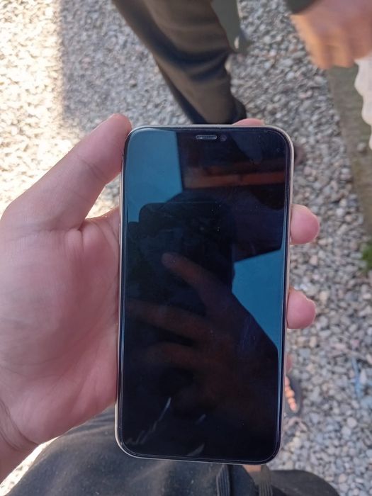 Vand iphone 11 imepecabil fac  si schimb