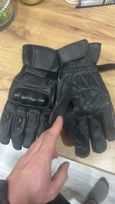 Продавам Мото ръкавици,неразличими от нови!!!