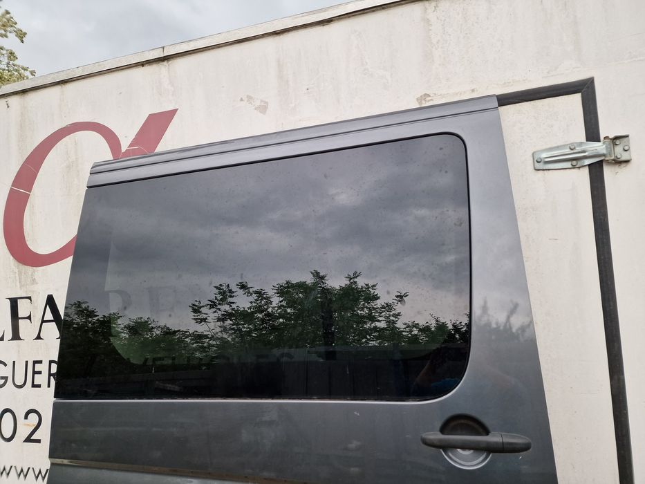 Usa culisanta batanta dreapta mercedes sprinter w906