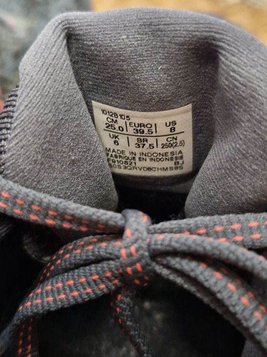 Asics Gore-tex номер 39,5