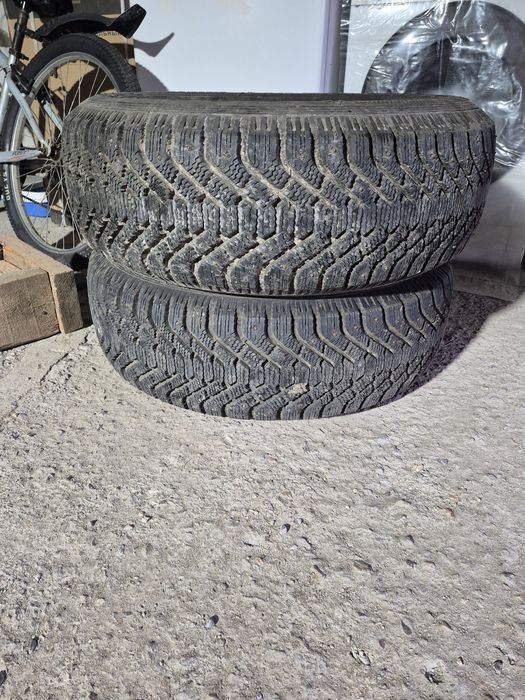 Шипованные шины 2шт